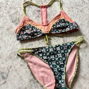 Exhilaration Geometric Racerback Bikini Set S Top/M bottoms READ DESCRIPTION
